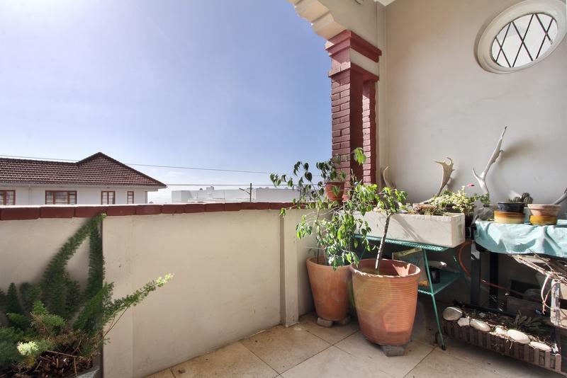 To Let 1 Bedroom Property for Rent in Green Point Western Cape